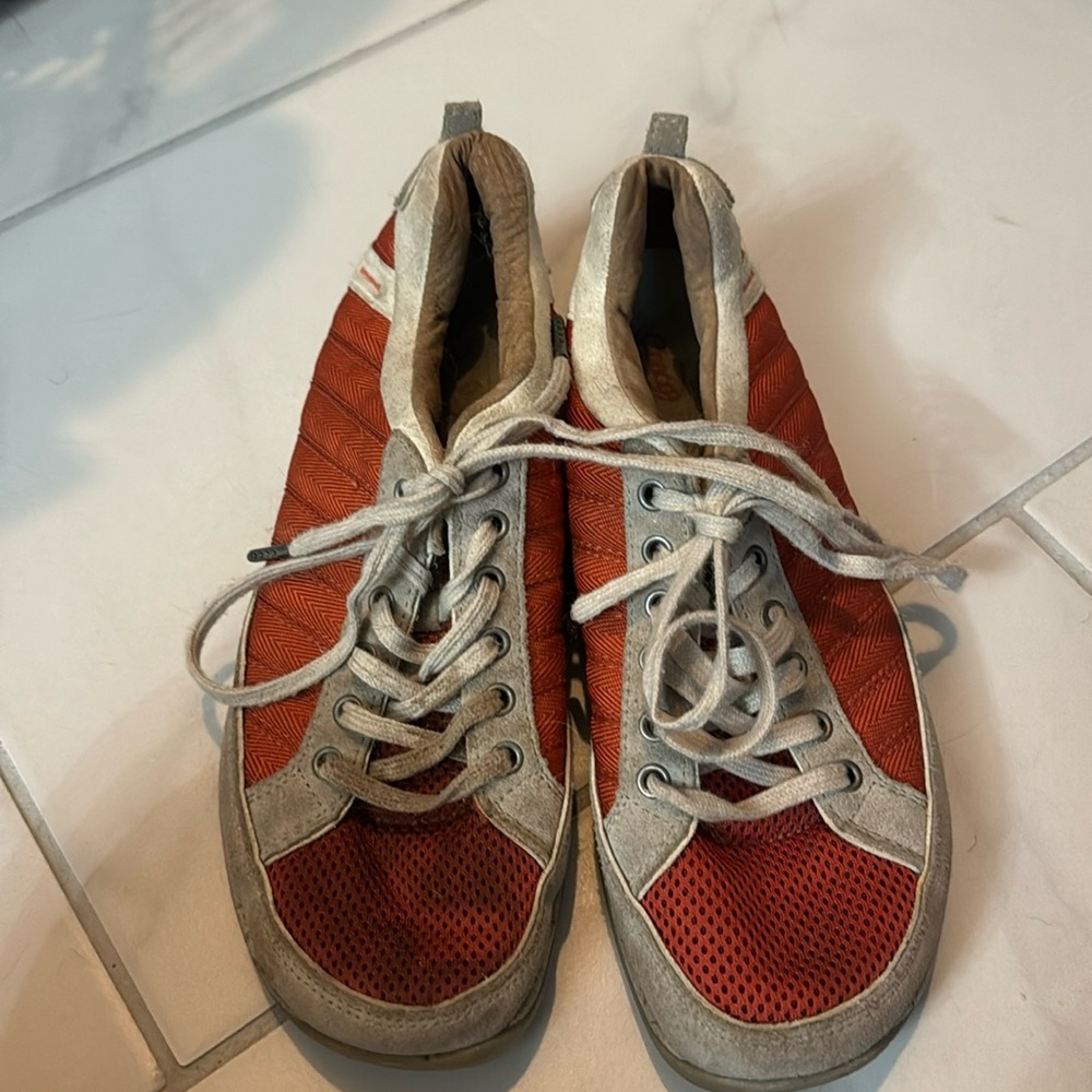 Chaco Mens Maddie Sneakers Orange Color Block Leather Low Top Lace Up Mesh 8